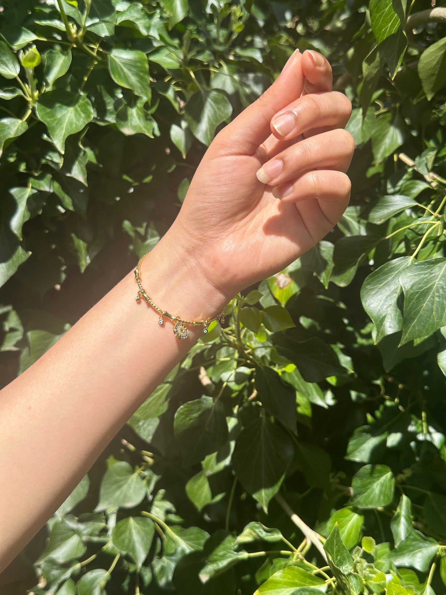 Aura Glow Evil Eye Bracelet (6 cm Diameter)