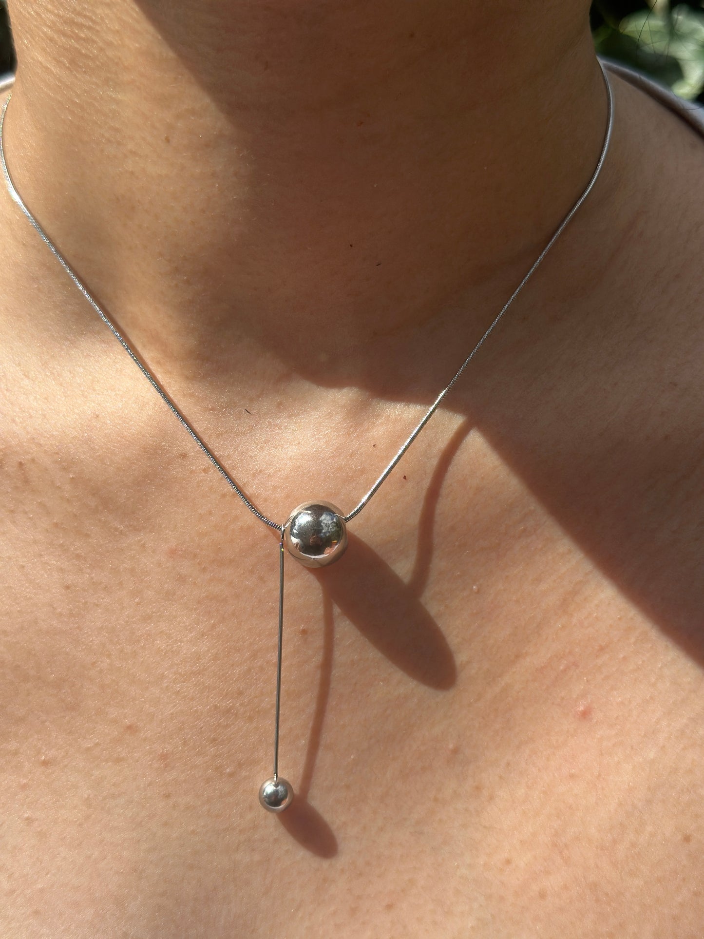 Sleek Motion Pendant Necklace (40.5 + 5 cm)